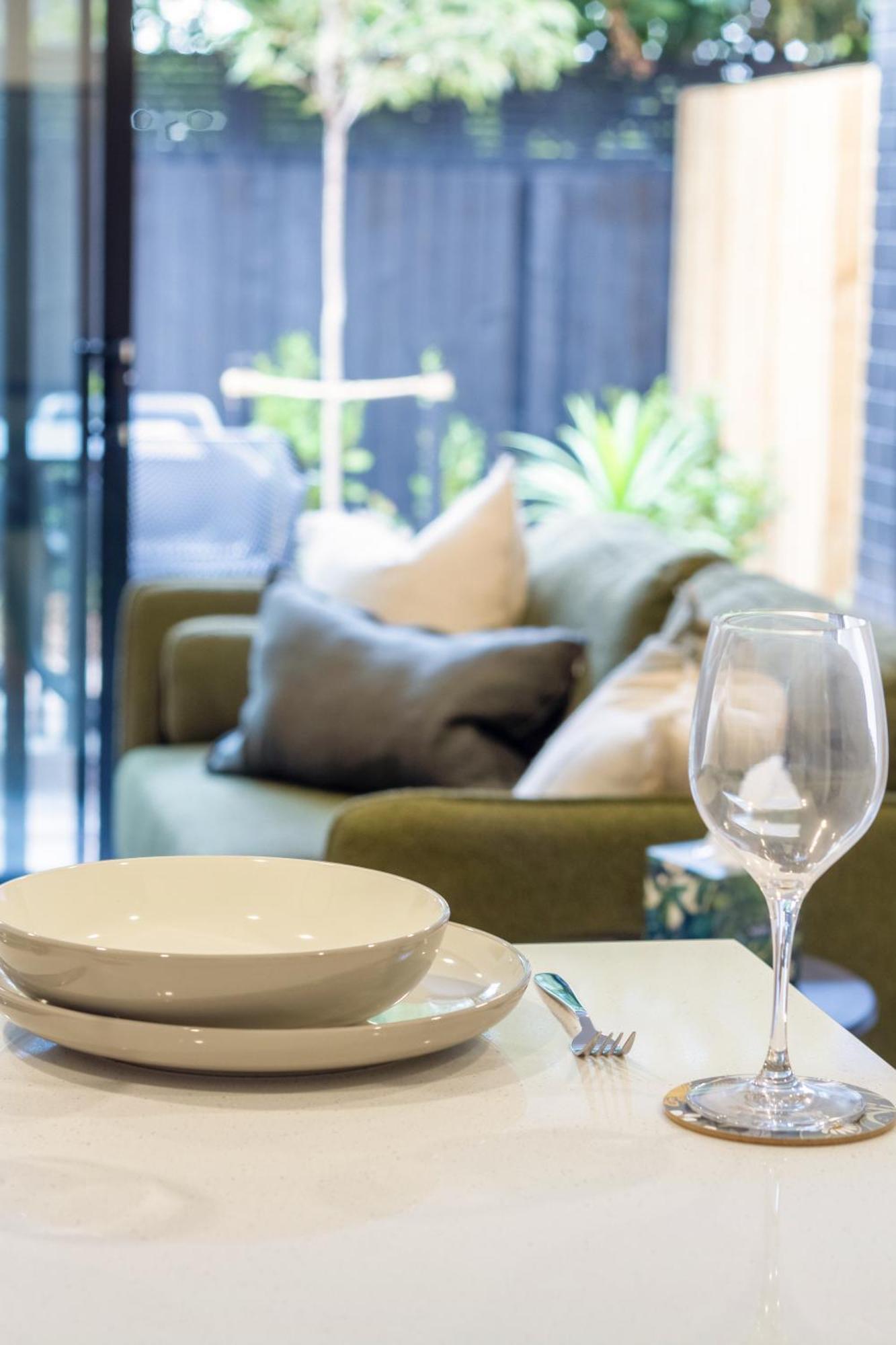 Merivale Gem: 2Br Townhouse Oasis ไครสต์เชิร์ช ภายนอก รูปภาพ
