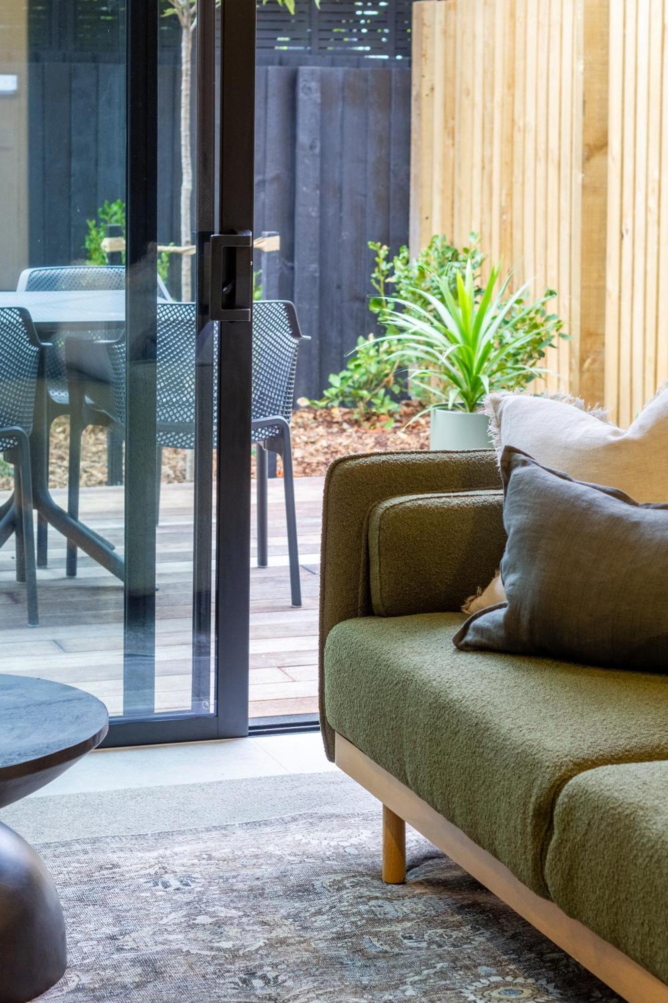 Merivale Gem: 2Br Townhouse Oasis ไครสต์เชิร์ช ภายนอก รูปภาพ